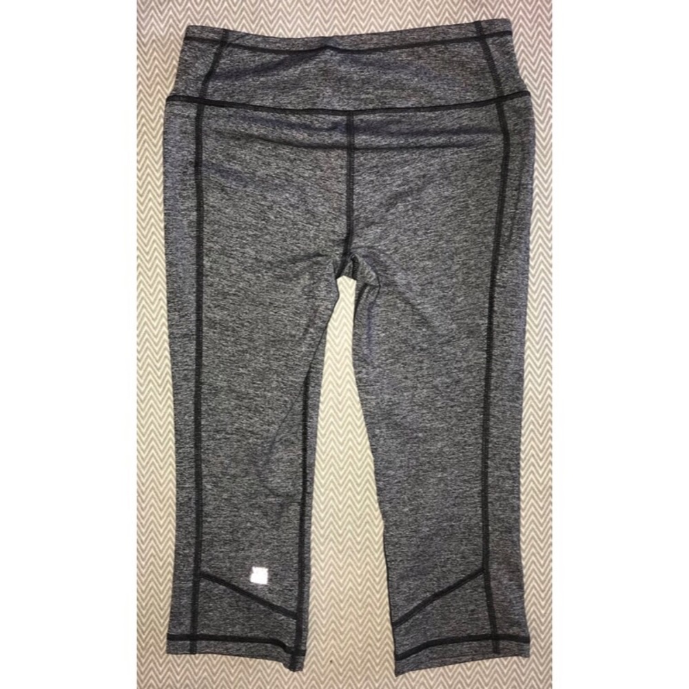 VS SPORT CROPPED LEGGINGS